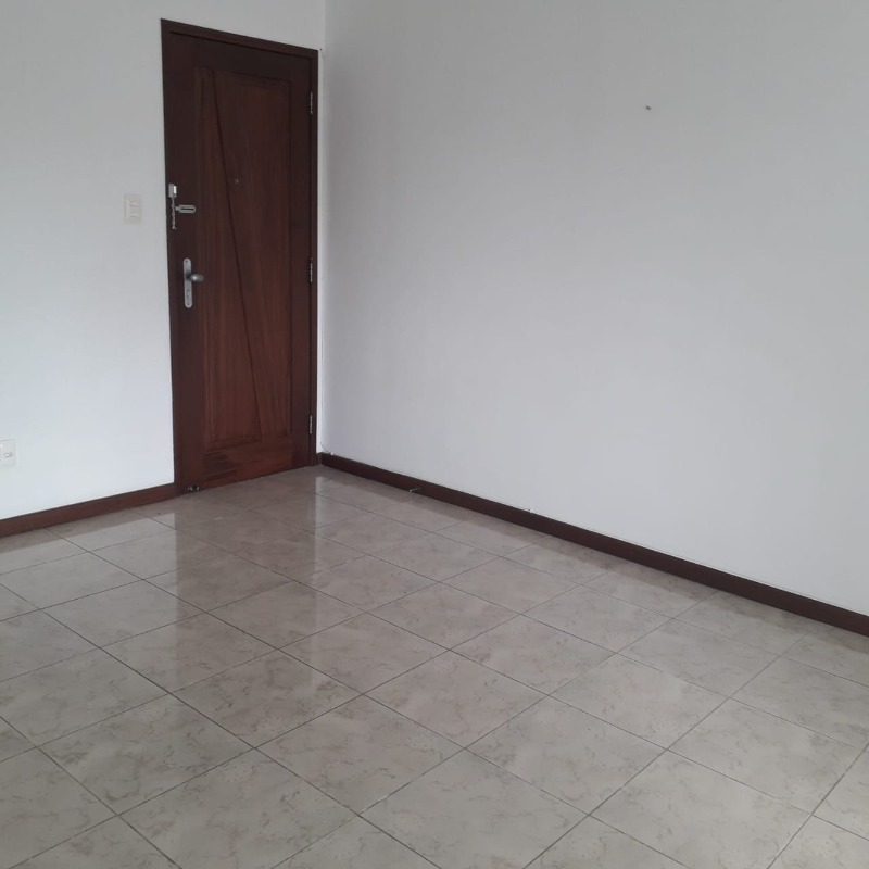 Apartamento à venda com 3 quartos, 100m² - Foto 4