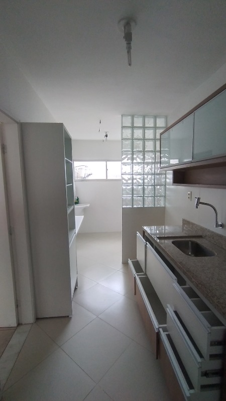 Apartamento à venda com 3 quartos, 100m² - Foto 12