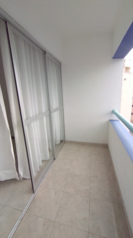 Apartamento à venda com 3 quartos, 100m² - Foto 2