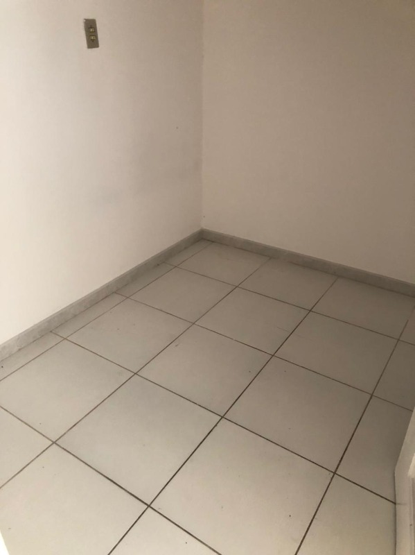 Apartamento à venda com 2 quartos, 70m² - Foto 3