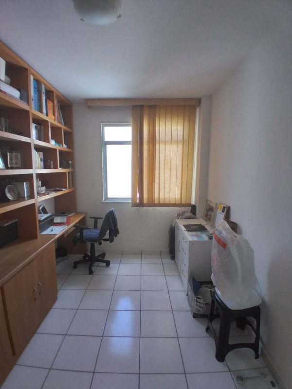 Apartamento à venda com 2 quartos, 70m² - Foto 9