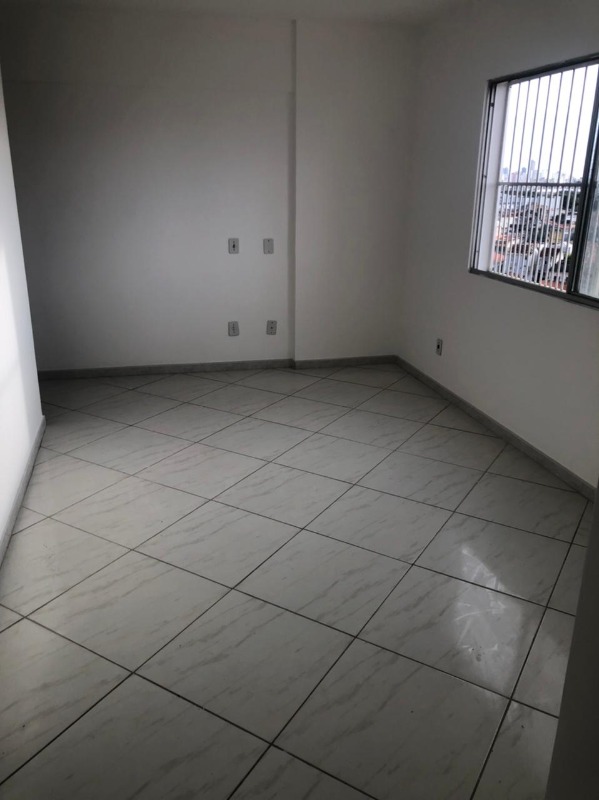 Apartamento à venda com 2 quartos, 70m² - Foto 1