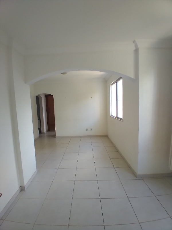 Apartamento à venda com 2 quartos, 70m² - Foto 3