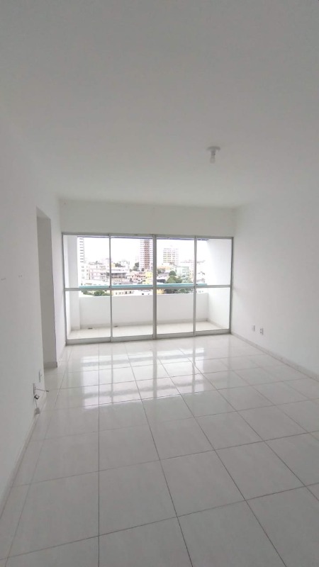 Apartamento à venda com 3 quartos, 100m² - Foto 2