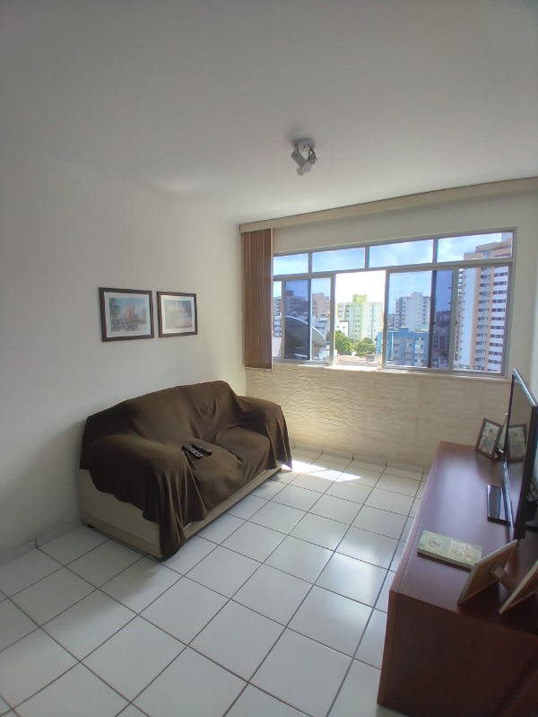 Apartamento à venda com 2 quartos, 70m² - Foto 12