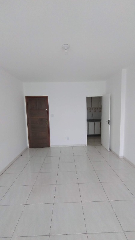 Apartamento à venda com 3 quartos, 100m² - Foto 2