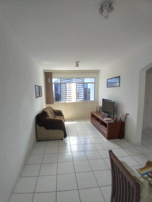 Apartamento à venda com 2 quartos, 70m² - Foto 1