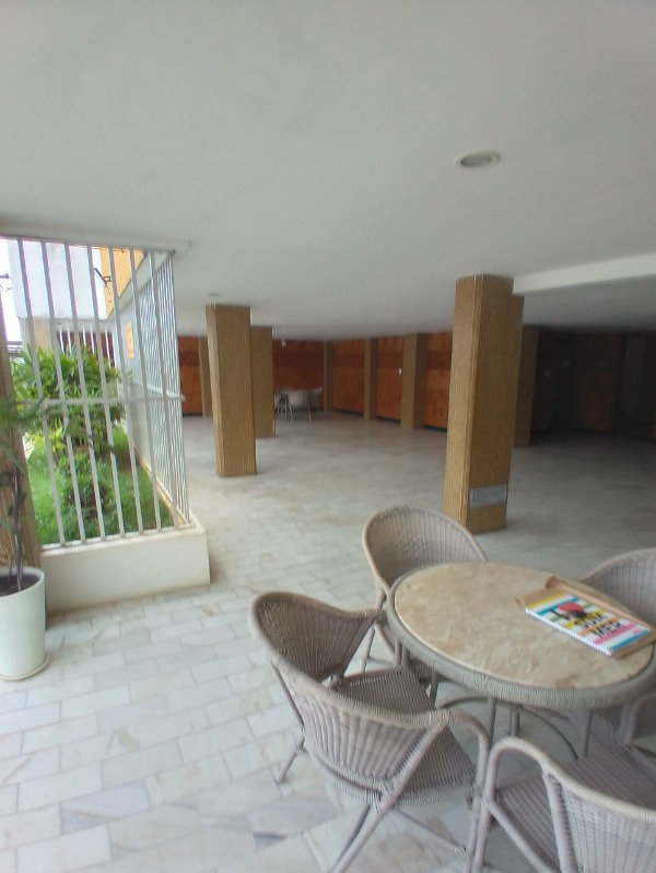 Apartamento à venda com 2 quartos, 70m² - Foto 13