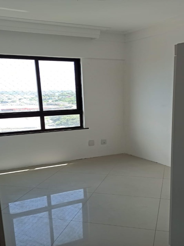 Apartamento à venda com 3 quartos, 77m² - Foto 2