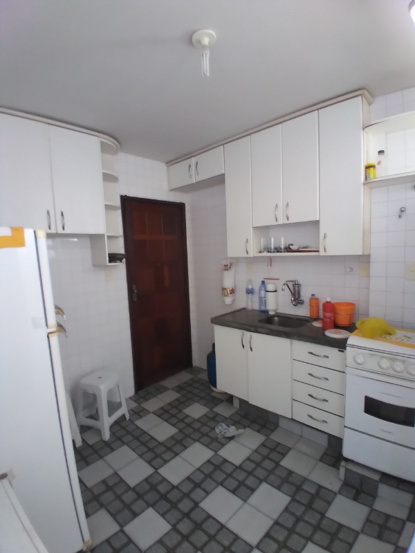 Apartamento à venda com 2 quartos, 70m² - Foto 12