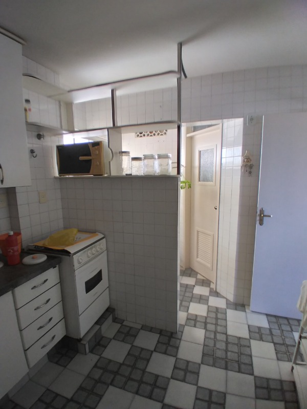 Apartamento à venda com 2 quartos, 70m² - Foto 9