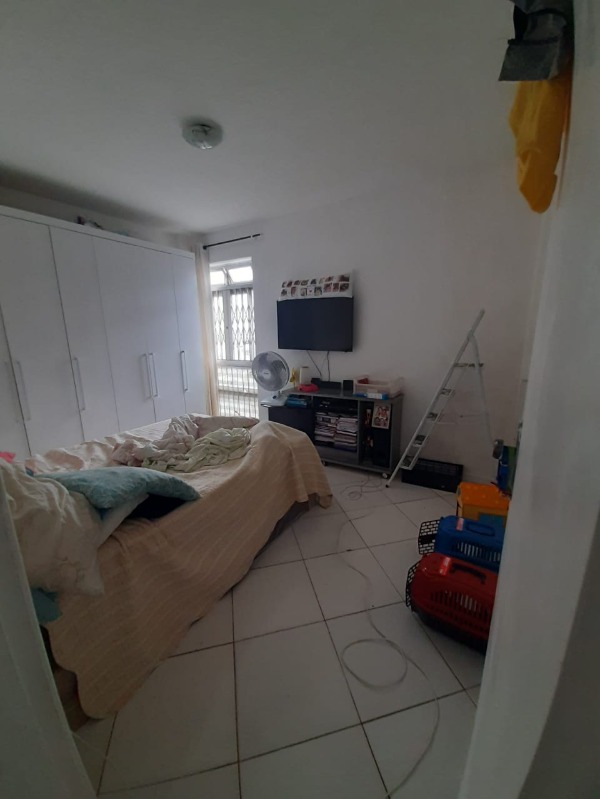 Apartamento à venda com 2 quartos, 70m² - Foto 2