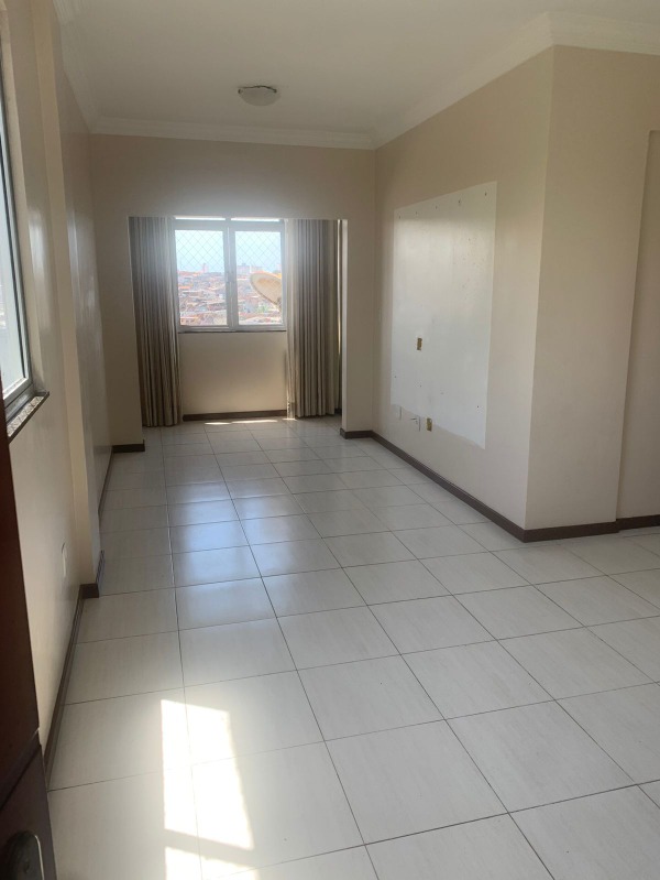 Apartamento à venda com 2 quartos, 70m² - Foto 14