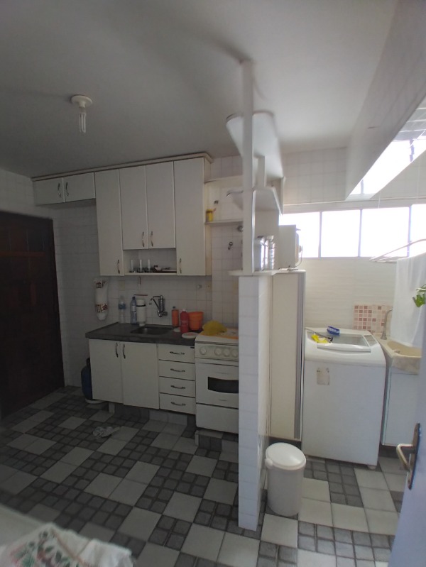 Apartamento à venda com 2 quartos, 70m² - Foto 10