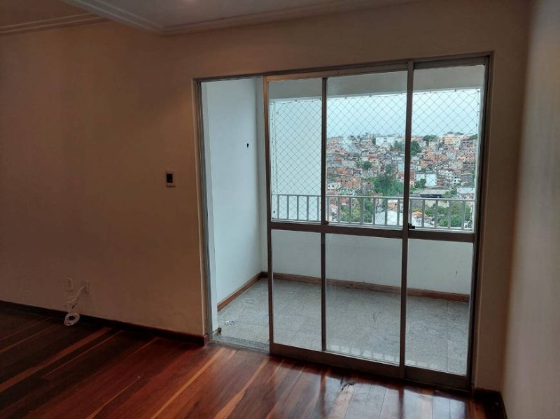 Apartamento à venda com 2 quartos, 77m² - Foto 2