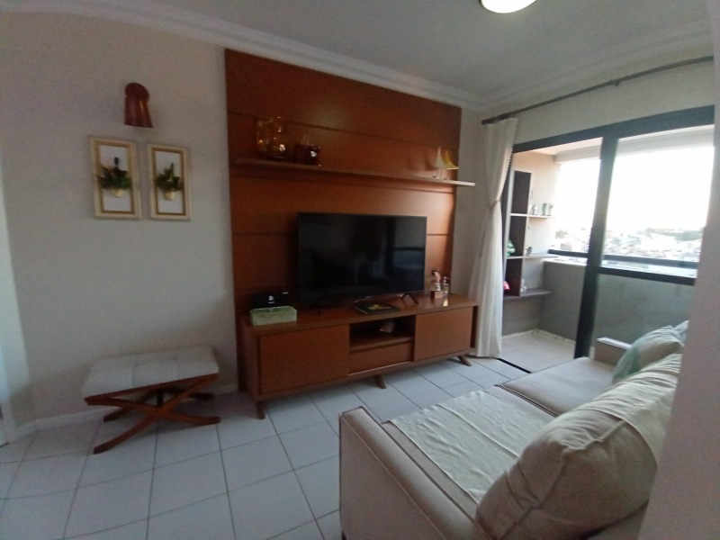 Apartamento à venda com 3 quartos, 80m² - Foto 2