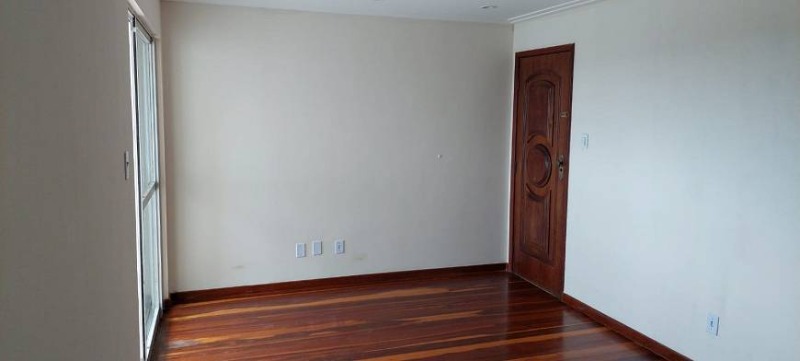 Apartamento à venda com 2 quartos, 77m² - Foto 4