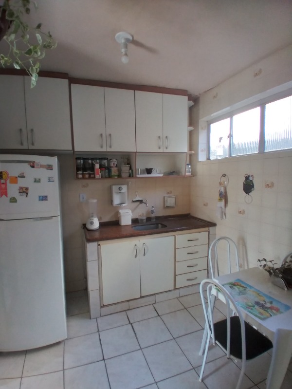 Apartamento à venda com 3 quartos, 75m² - Foto 6