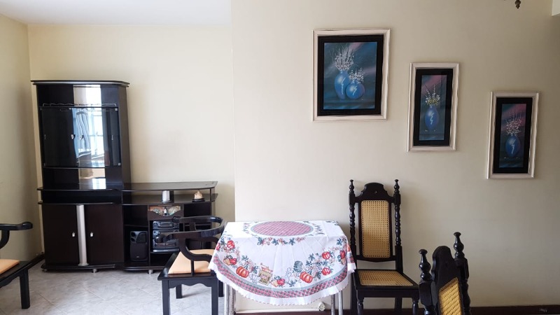 Apartamento à venda com 2 quartos, 70m² - Foto 1