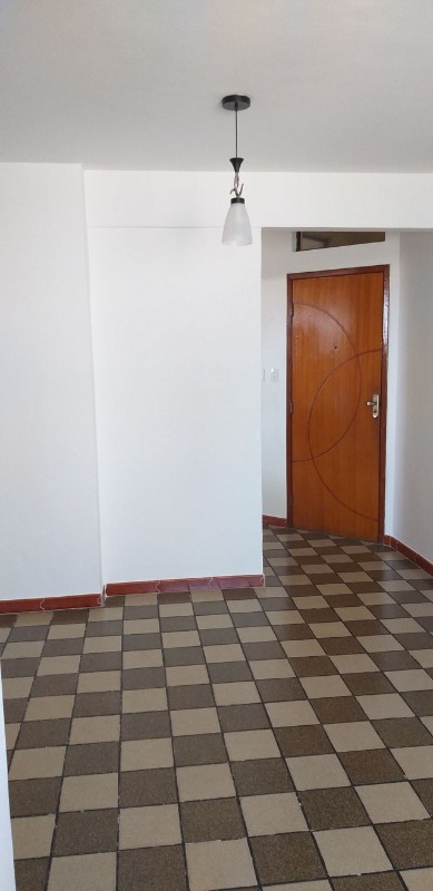 Apartamento à venda com 2 quartos, 67m² - Foto 2