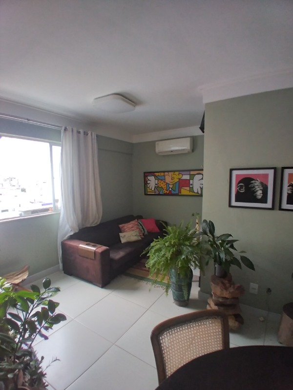 Apartamento à venda com 2 quartos, 65m² - Foto 2