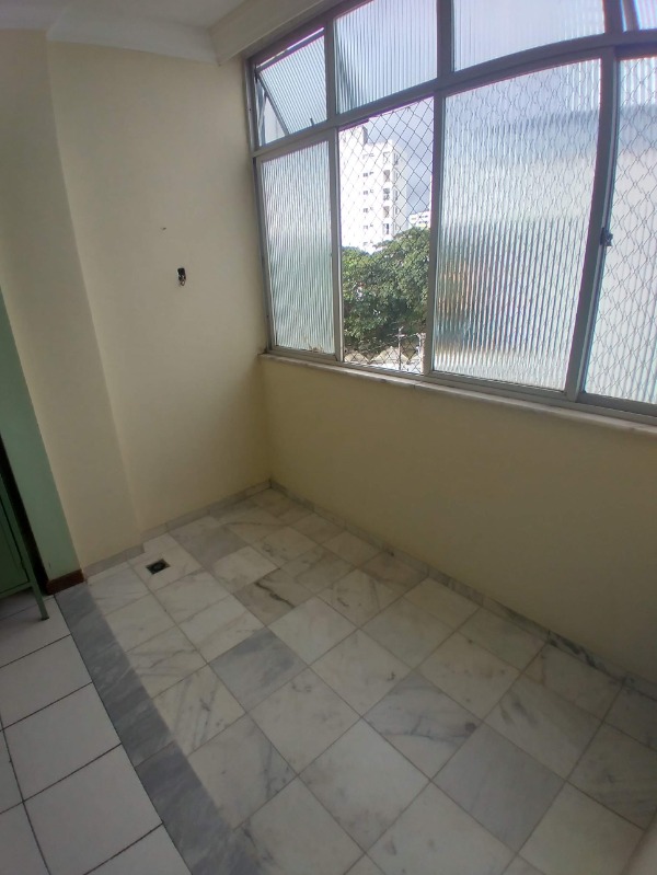 Apartamento à venda com 2 quartos, 90m² - Foto 2