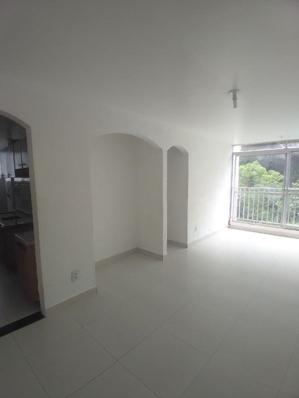 Apartamento à venda com 2 quartos, 70m² - Foto 1