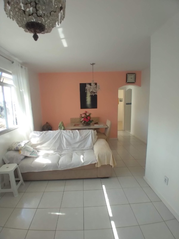 Apartamento à venda com 2 quartos, 70m² - Foto 1