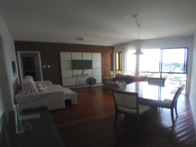 Apartamento à venda com 3 quartos, 100m² - Foto 1