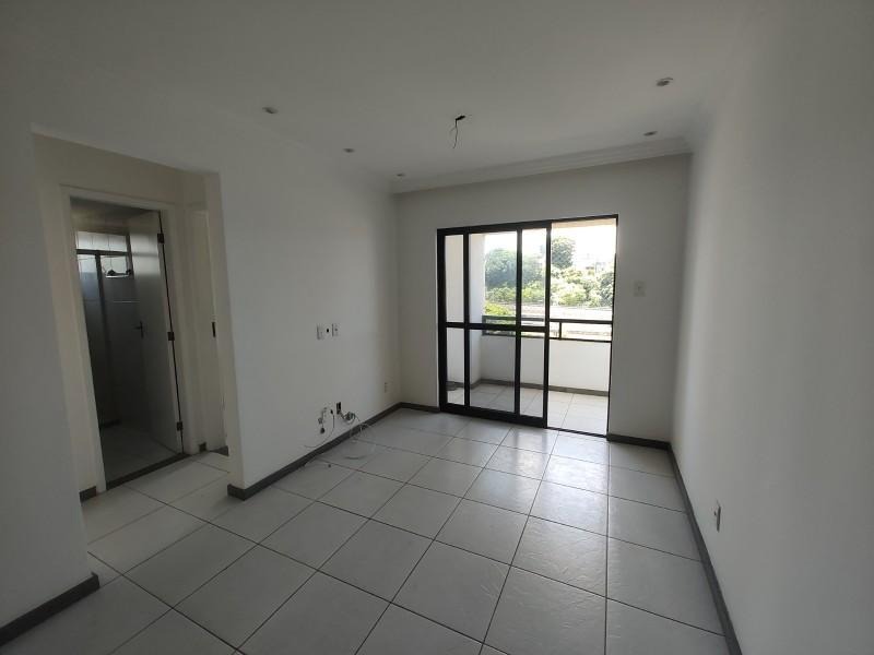 Apartamento à venda com 2 quartos, 65m² - Foto 1