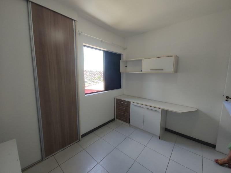 Apartamento à venda com 2 quartos, 65m² - Foto 8