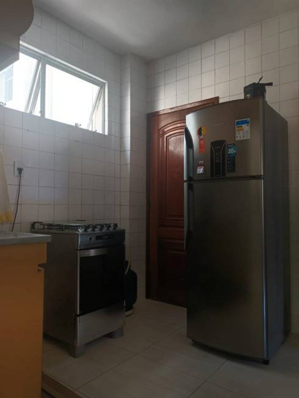 Apartamento à venda com 2 quartos, 75m² - Foto 9