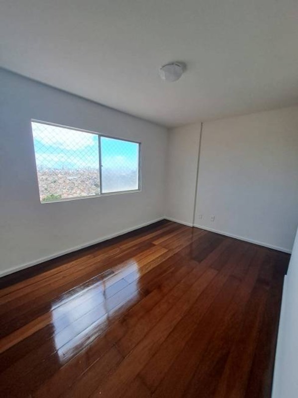 Apartamento à venda com 2 quartos, 72m² - Foto 2