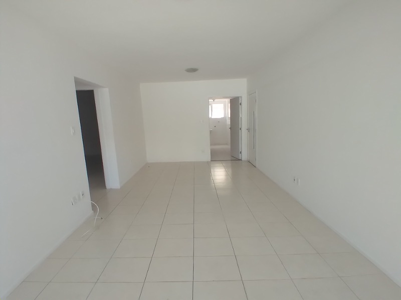 Apartamento à venda com 2 quartos, 67m² - Foto 5