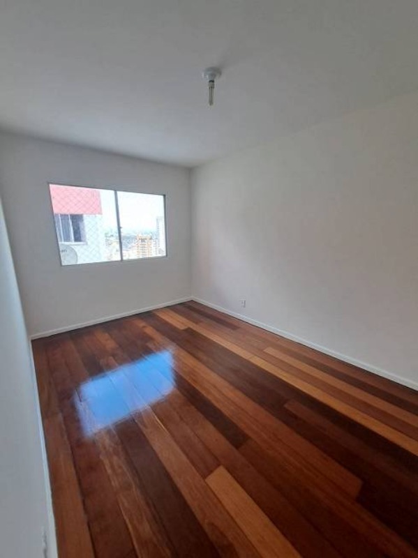 Apartamento à venda com 2 quartos, 72m² - Foto 3