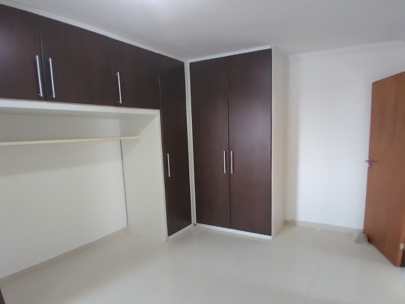 Apartamento à venda com 2 quartos, 70m² - Foto 3