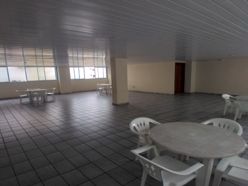 Apartamento à venda com 2 quartos, 70m² - Foto 13