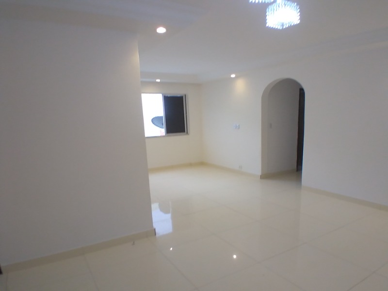 Apartamento à venda com 2 quartos, 70m² - Foto 1