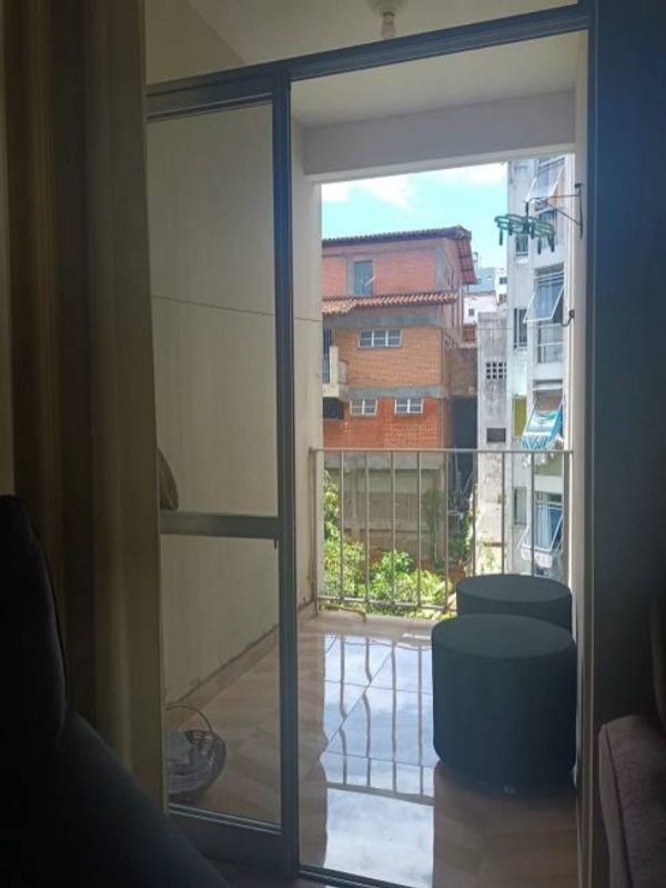 Apartamento à venda com 2 quartos, 75m² - Foto 4