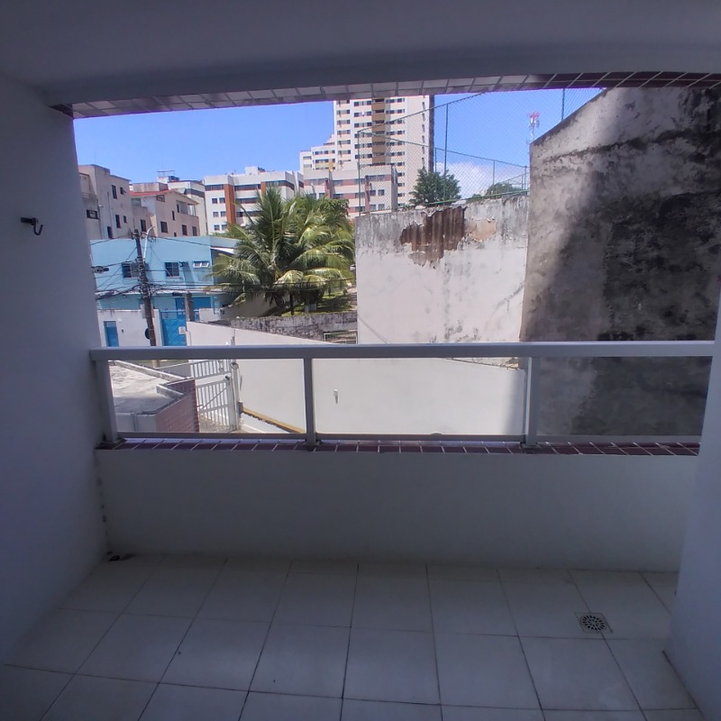 Apartamento à venda com 2 quartos, 67m² - Foto 2