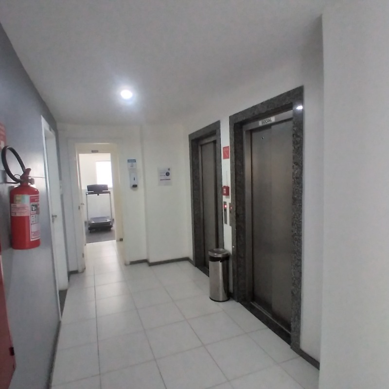 Apartamento à venda com 2 quartos, 67m² - Foto 15