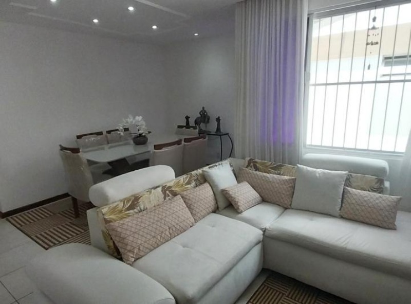 Apartamento à venda com 2 quartos, 82m² - Foto 1