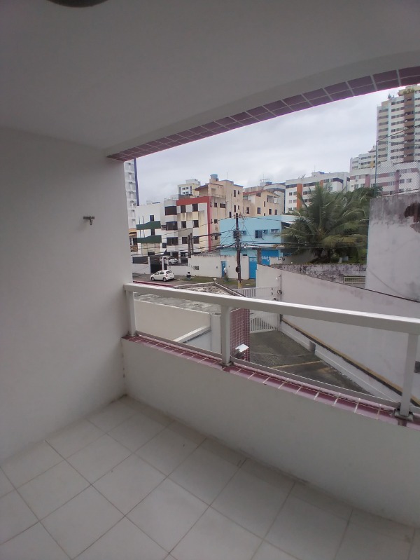 Apartamento à venda com 2 quartos, 67m² - Foto 3