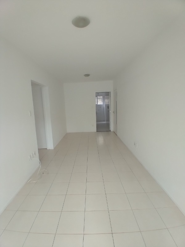 Apartamento à venda com 2 quartos, 67m² - Foto 5