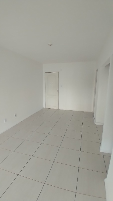 Apartamento à venda com 3 quartos, 75m² - Foto 2