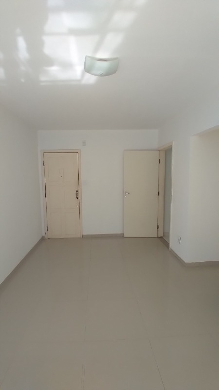 Apartamento à venda com 2 quartos, 60m² - Foto 11