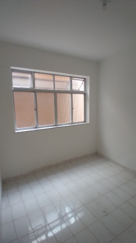 Apartamento à venda com 2 quartos, 80m² - Foto 4