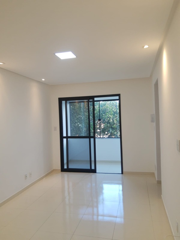 Apartamento à venda com 2 quartos, 55m² - Foto 2