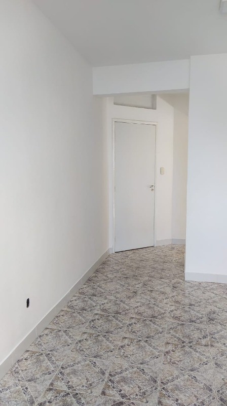 Apartamento à venda com 3 quartos, 65m² - Foto 2