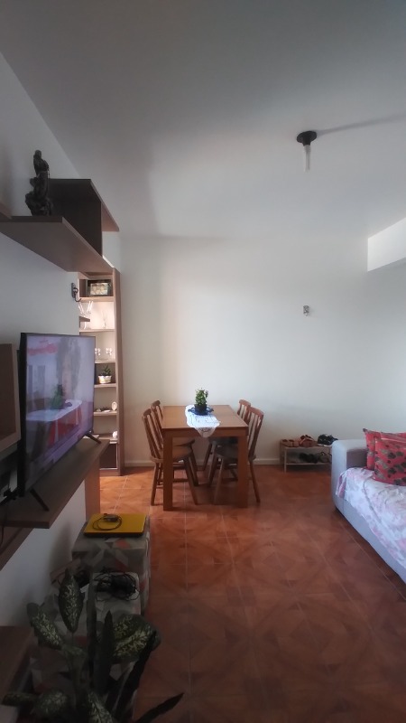 Apartamento à venda com 2 quartos, 70m² - Foto 3